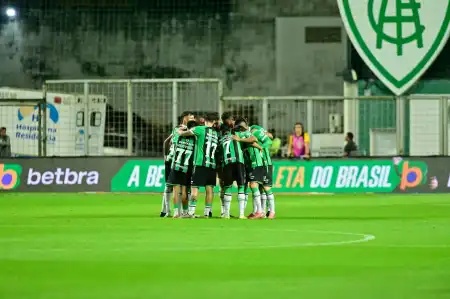 Após derrota, América soma 98% de risco de queda para a Série C, aponta UFMG