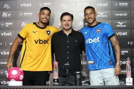 Warleson e Gabriel Batista são apresentados no Botafogo: ‘Nomes na história’