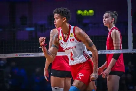 Vôlei: Turquia vence Canadá e avança à semifinal da Liga das Nações