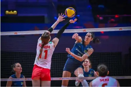 De virada, Brasil vence Japão e terá Itália na semifinal da VNL Feminina