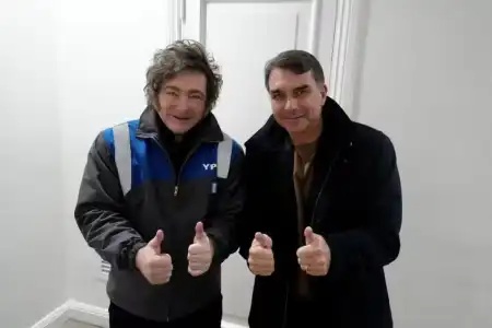 Milei participa de convenção que lança candidatura de Flávio Bolsonaro à Presidência