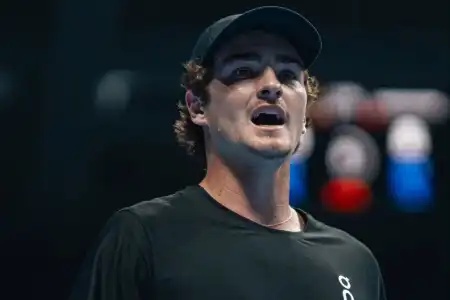 João Fonseca avança no ranking da ATP sem competir