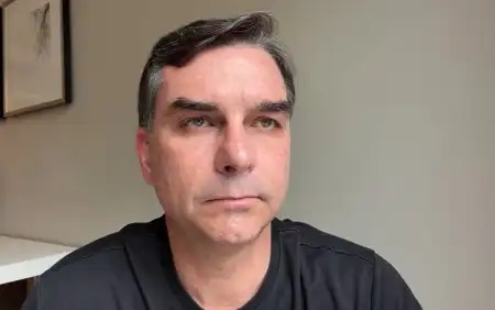 Escritório de Flávio Bolsonaro emitiu notas fiscais de R$ 500 mil relacionadas ao caso Master