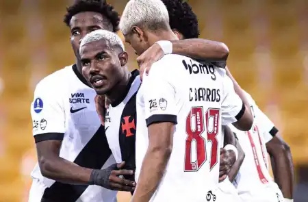 Cuiabano se destaca no Vasco e alcança marca pessoal em empate na Copa Sul-Americana