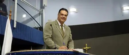 Candidato a senador pelo Novo, Leonardo Monjardim tem histórico em partidos de esquerda