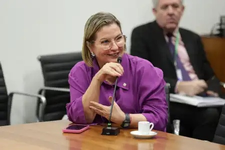 Deputada Ana Paula Leão anuncia pedido de expulsão do prefeito de Uberlândia do PP