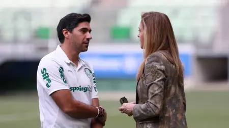 Palmeiras desiste de contratar Danilo e foca na permanência de seus principais jogadores