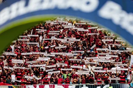 Flamengo enfrenta São Paulo no Maracanã pelo Campeonato Brasileiro