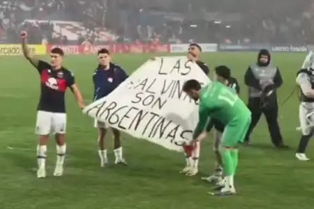 Inspirados pela Copa, jogadores argentinos repetem ato político em vitória na ‘Sula’