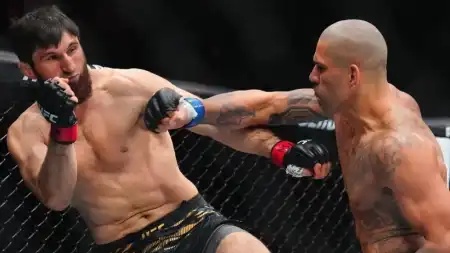 Ankalaev pede terceira luta com Poatan no UFC e dispara sobre revanche: ‘Acidente’
