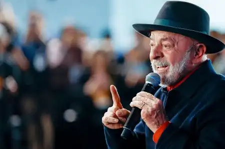 Lula diz que Brasil voltará a emplacar 3 milhões de veículos