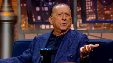 Galvão Bueno avalia possibilidade de narrar Copa do Mundo de 2030 e comemora recordes e resultados do SBT