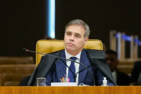 Mensagens indicam encontro de Vorcaro com André Mendonça em 2025, antes de investigação sobre Banco Master