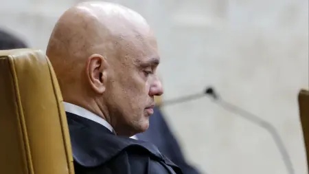 Ministro Alexandre de Moraes solicita desbloqueio de sigilo de processo antes de sessão no Supremo