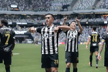 Atlético conta com retorno de artilheiro para decisão contra o Santos na Copa Sul-Americana