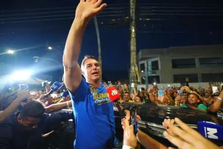 Flávio Bolsonaro participa de evento político em Fortaleza nesta terça-feira (15)