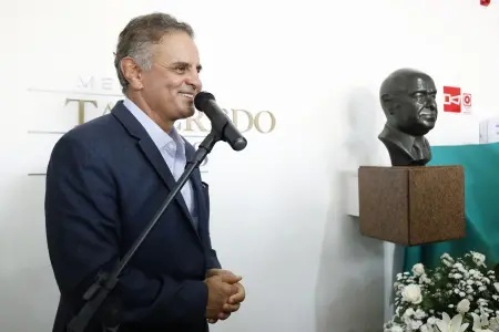 Aécio Neves participa de reunião com prefeitos e lideranças em Belo Horizonte nesta terça-feira