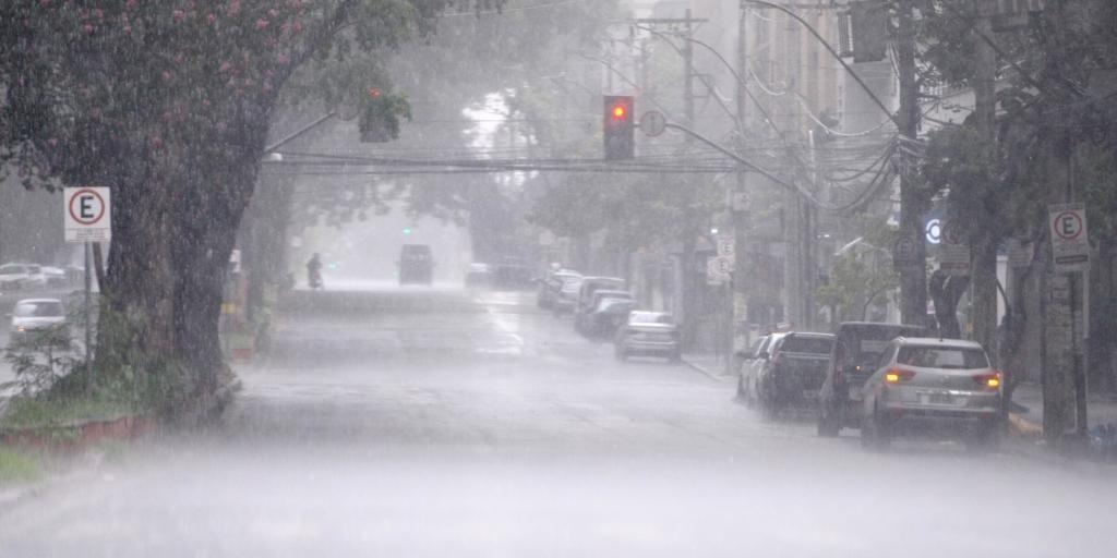 Minas Gerais em alerta devido a previsão de tempestades com granizo e períodos de tempo seco