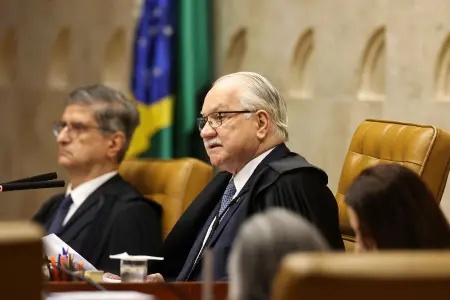 Sessão do STF sobre investigação de Moraes termina sem definição após críticas à condução de Fachin