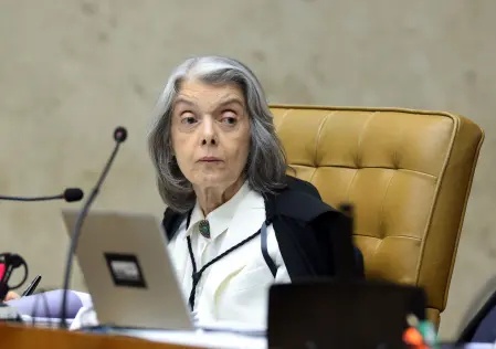 Avaliação dos Ministros do STF nas Redes Sociais após Sessão Extraordinária revela maior aprovação para Cármen Lúcia e críticas a Nunes Marques