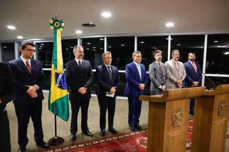 TSE e Ministério da Justiça firmam acordo para reforçar atuação da PRF nas eleições de 2024