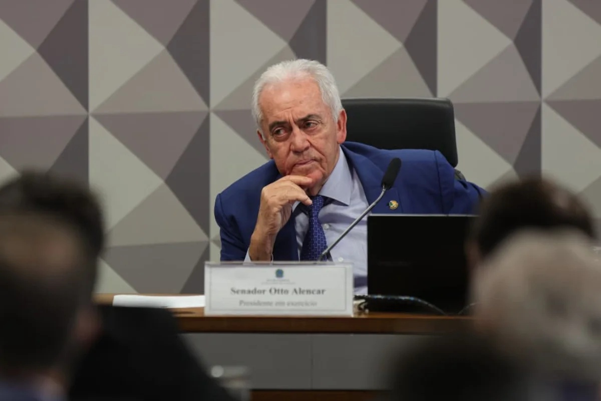 Comissão de Constituição e Justiça do Senado concede prazo de uma hora para análise de PEC sobre redução da jornada de trabalho