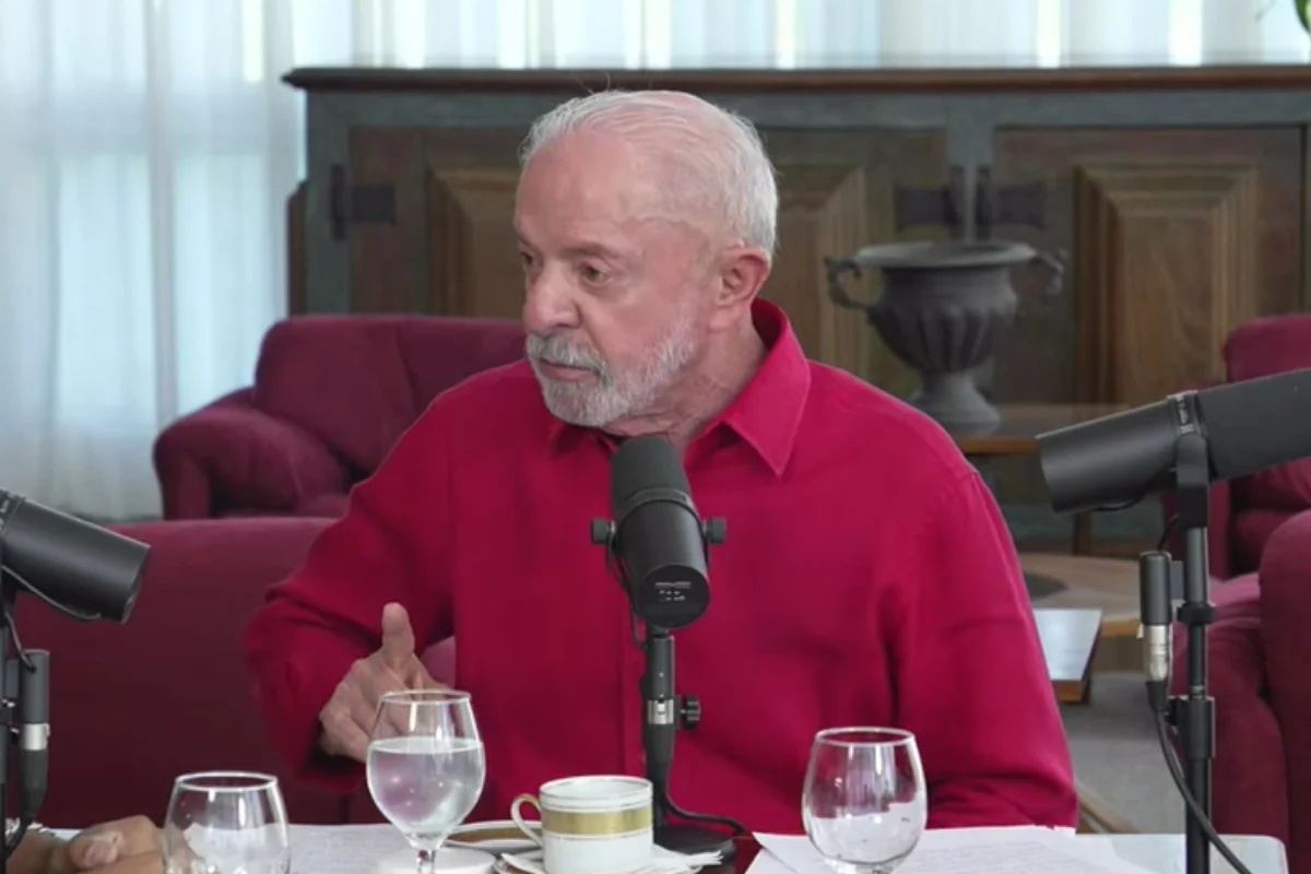 Lula afirma que investigações sobre Flávio Bolsonaro e Vorcaro revelarão supostas “falcatruas” envolvendo dinheiro, bebidas e mulheres