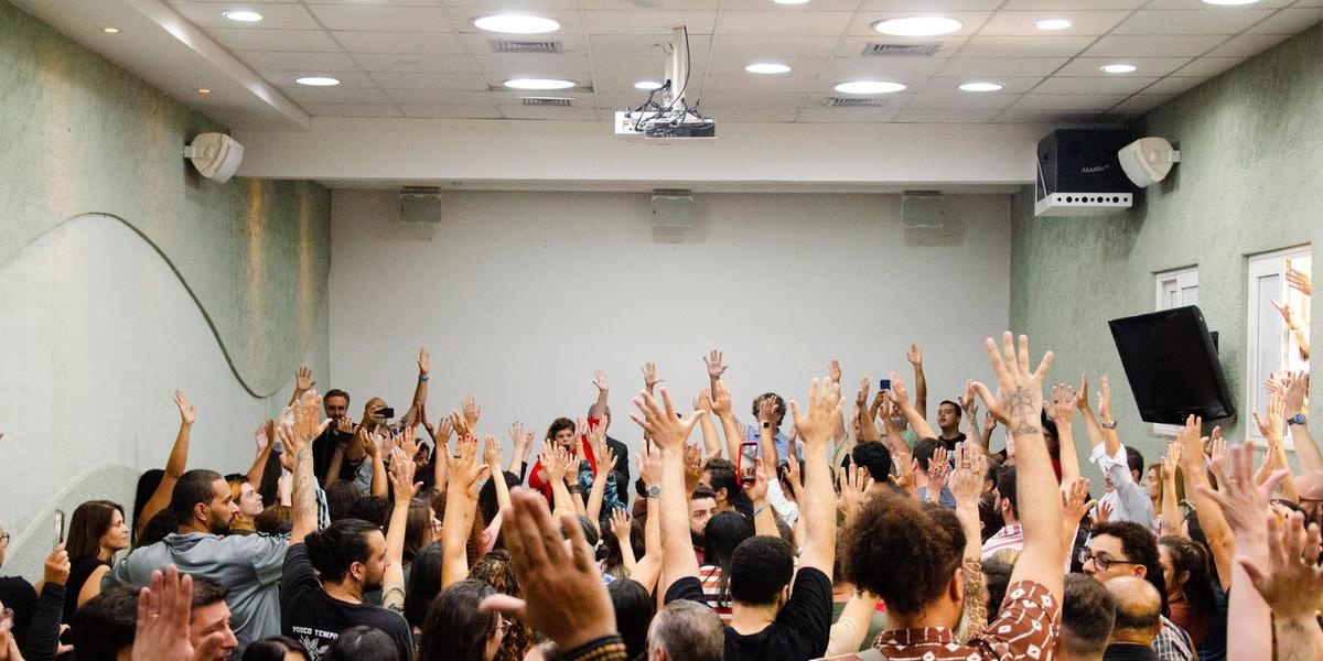 Professores de escolas particulares de Belo Horizonte anunciam greve por tempo indeterminado após rejeição a divisão de convenção coletiva
