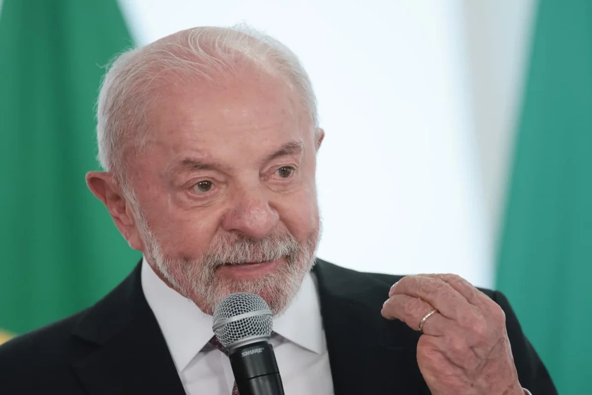 Lula afirma que igrejas evangélicas promovem igualdade de condições para mulheres