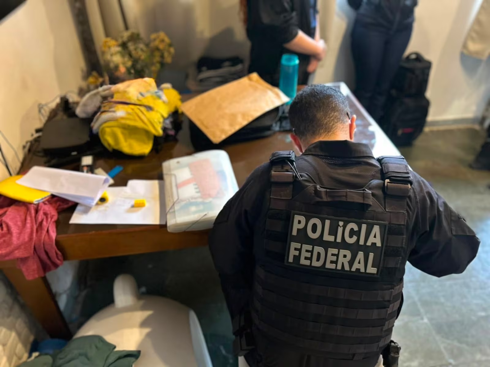 Polícia Federal investiga desvio de mais de R$ 80 milhões em contratos na Educação de Belo Horizonte