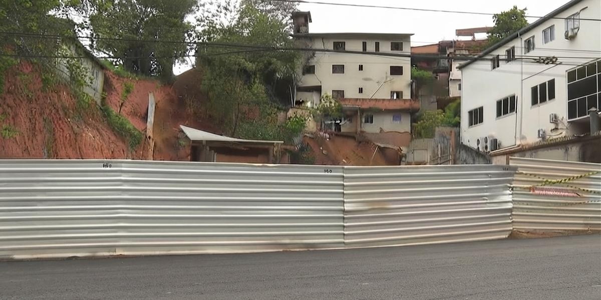 Desabamento de muro de arrimo em Nova Lima leva à interdição de sete imóveis e ao deslocamento de moradores