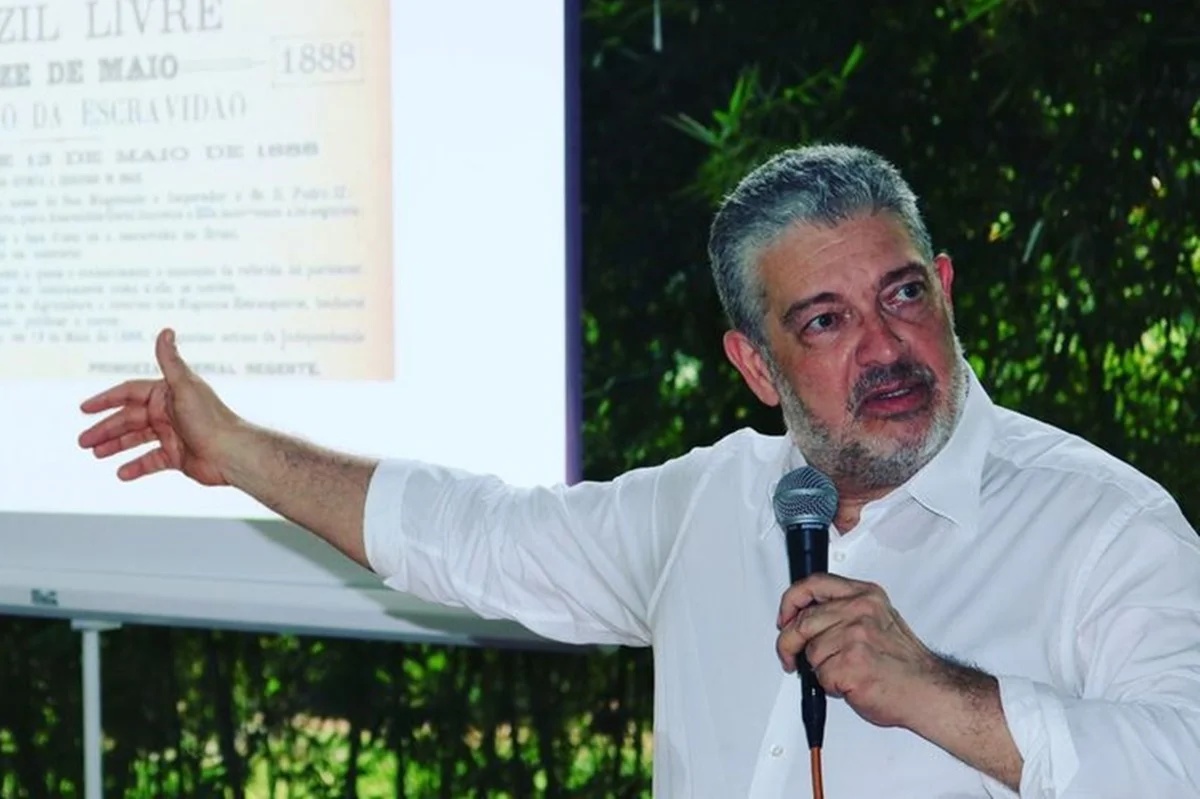 Governo revoga homenagem de alta distinção a diplomata punido por assédio sexual