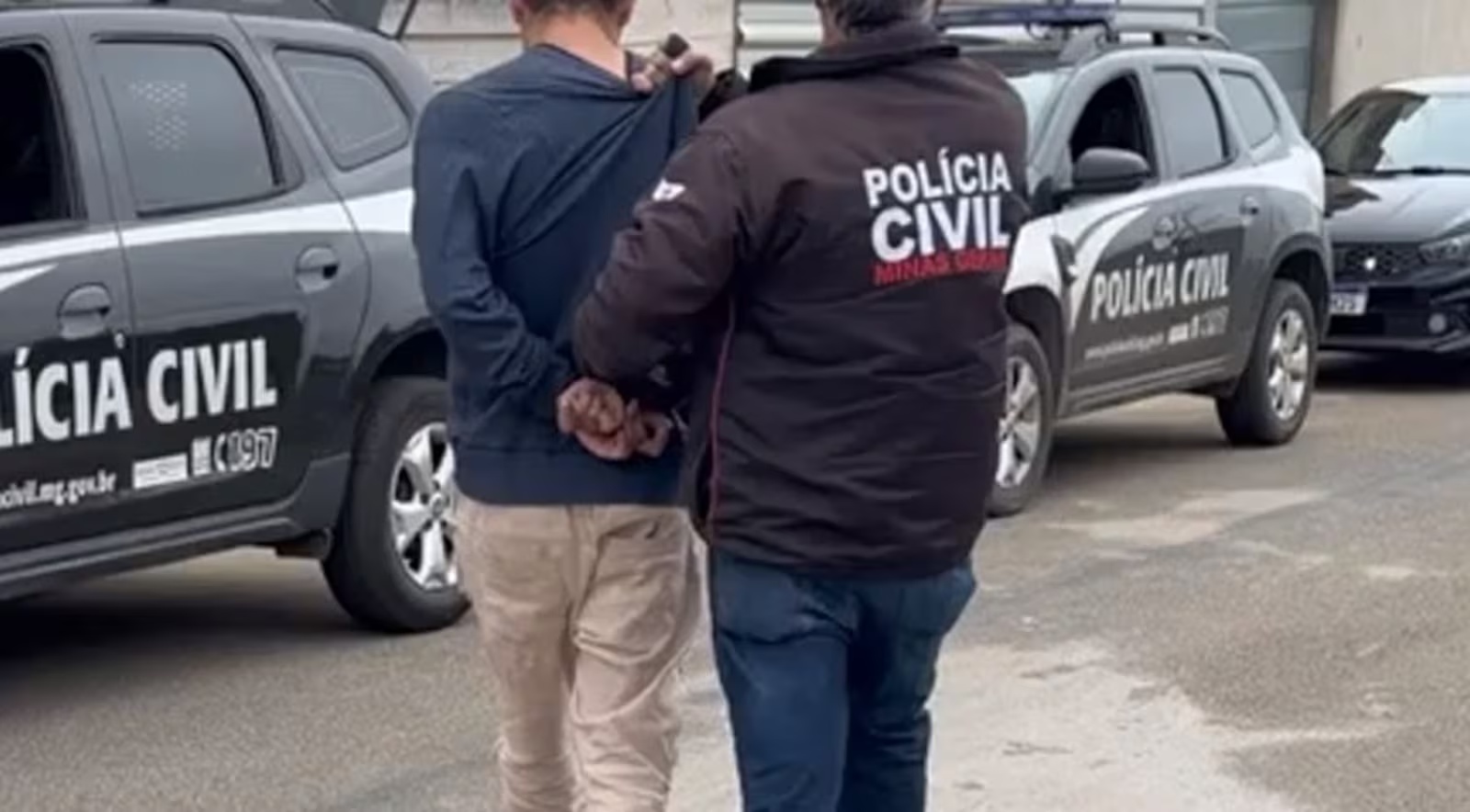 Homem suspeito de assassinar namorada com golpes de capacete é preso pela Polícia Civil em Minas Gerais