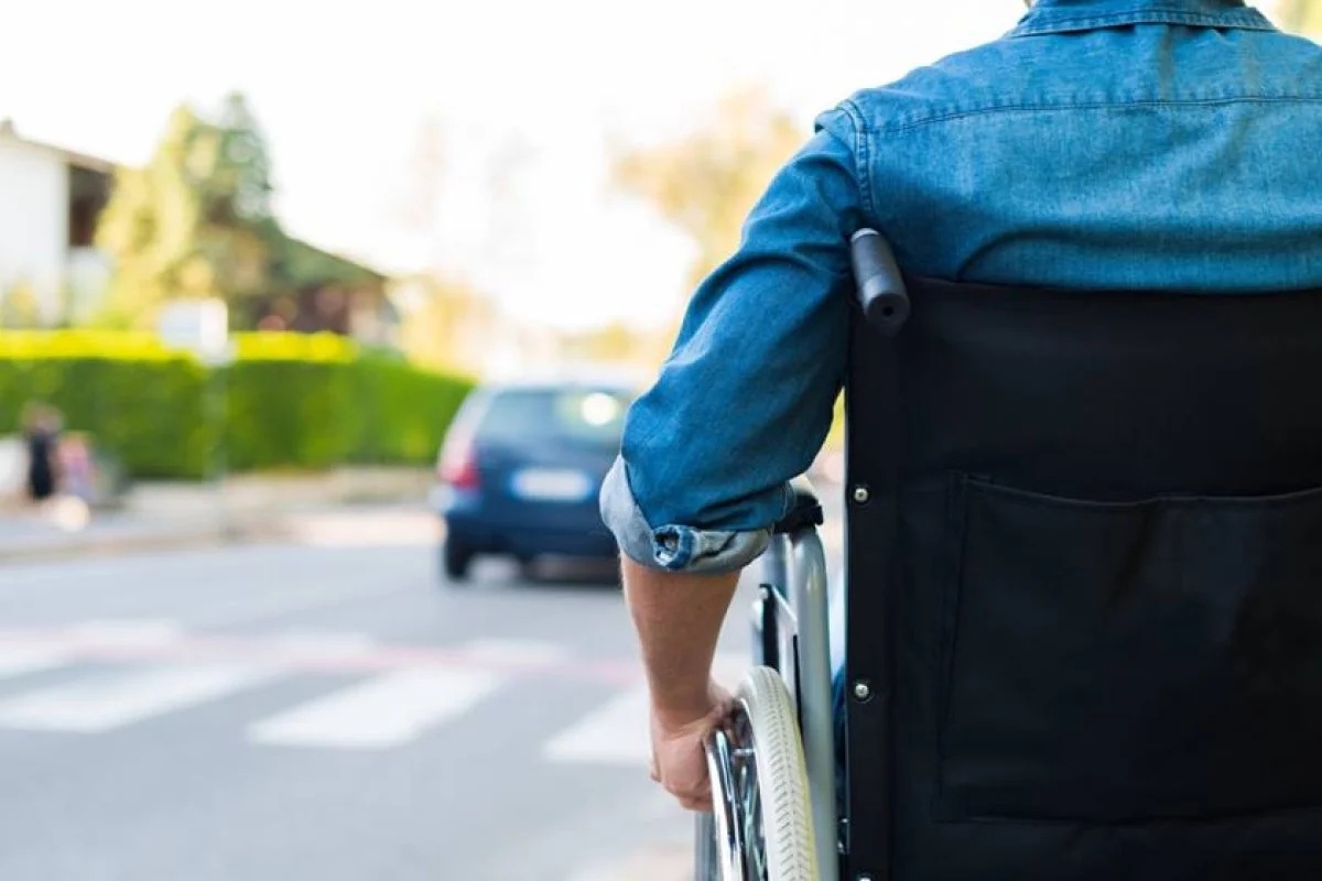 Apenas 12,9% das pessoas com deficiência vivem em residências com rampas acessíveis no Brasil, aponta IBGE