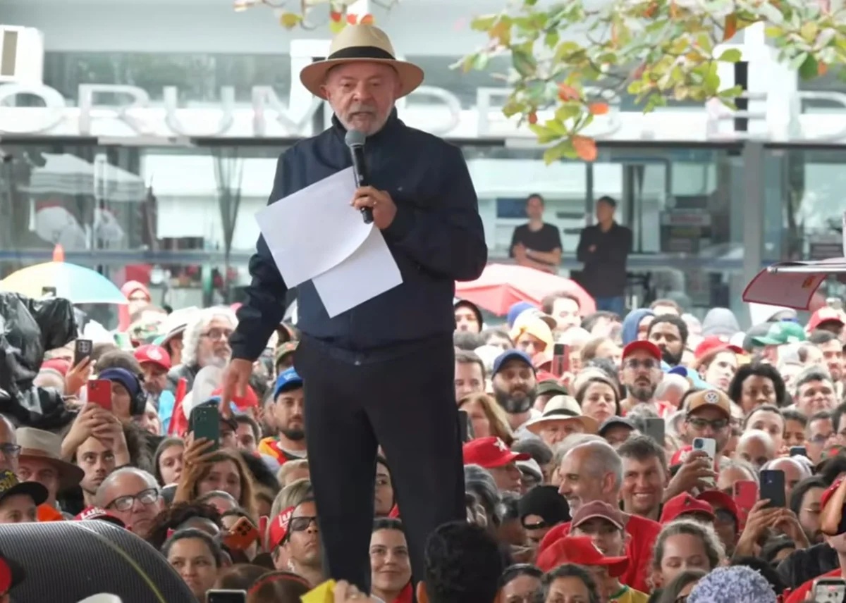 Lula exige apoio do agronegócio e critica rejeição ao seu governo em Florianópolis