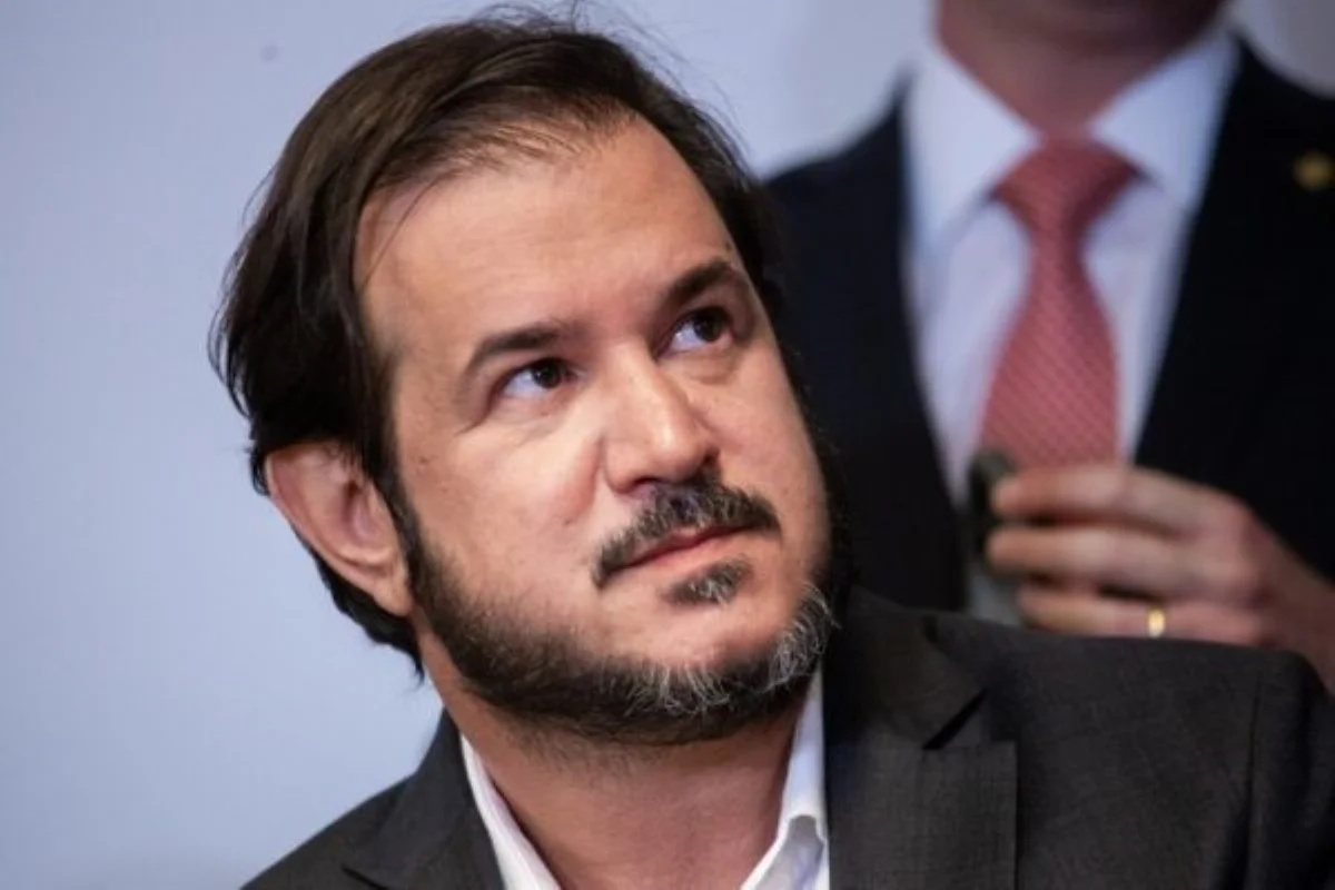Ministério Público Eleitoral recomenda indeferimento de candidatura de Rueda por suspeita de ligação com organizações paramilitares