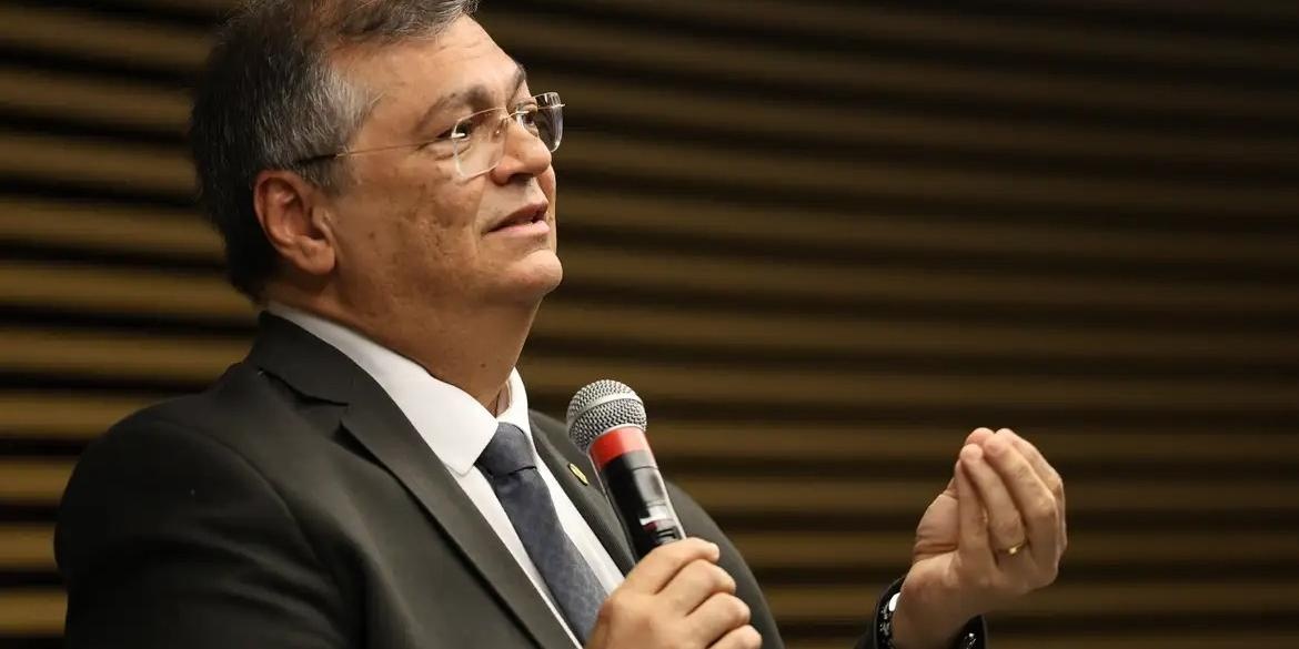 Ministro do STF confirma manutenção de decreto de Minas que proíbe publicidade de apostas e conteúdo adulto em bens públicos