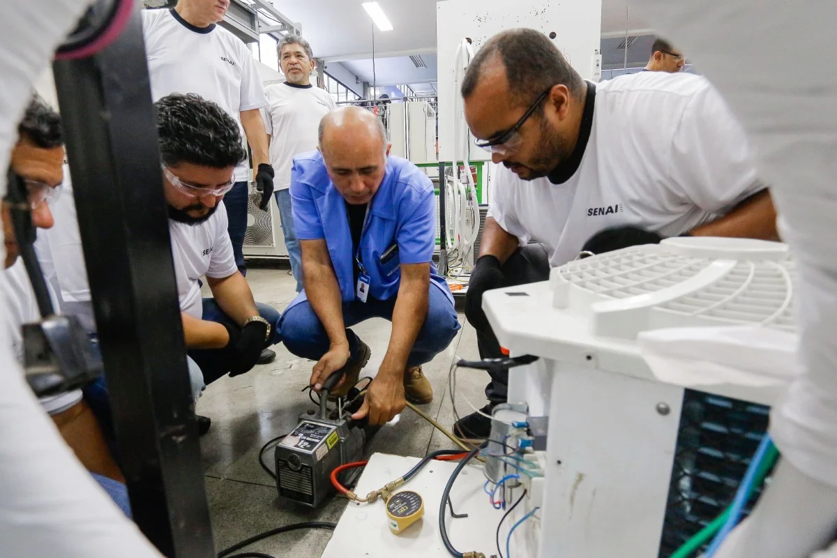 Produção industrial brasileira registra pior desempenho para agosto em 11 anos, aponta CNI