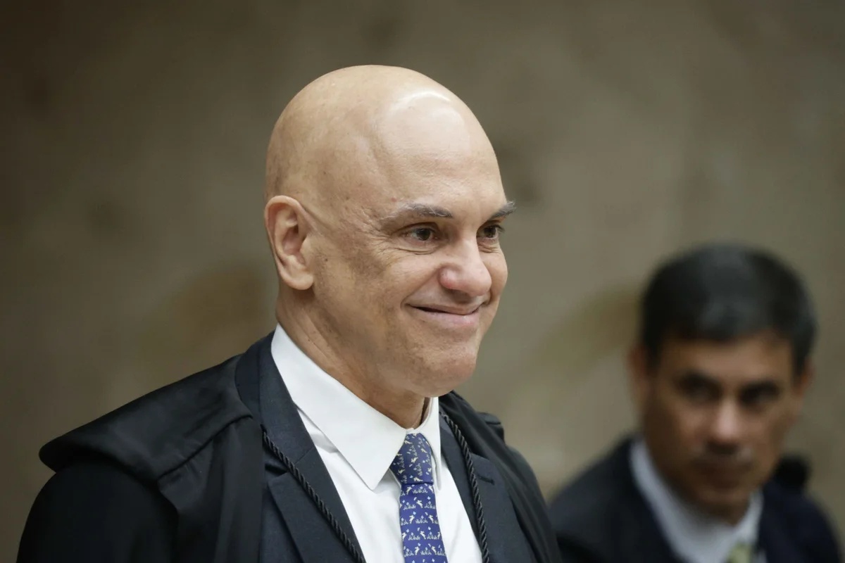 Abracrim solicita afastamento cautelar de ministro Alexandre de Moraes após divulgação de diálogos com banqueiro