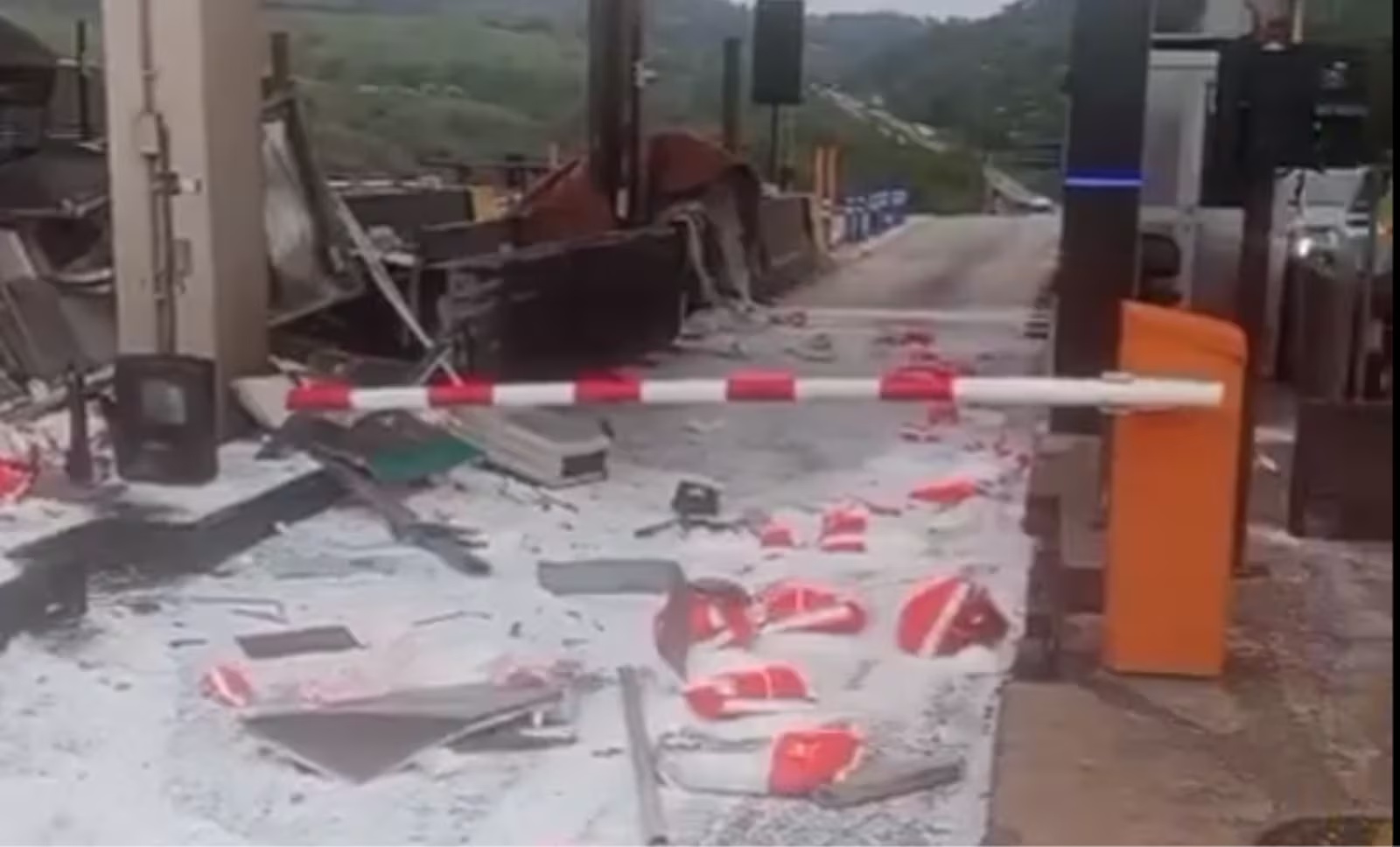 Motorista de caminhão é preso após causar acidente e fugir em rodovia de Minas Gerais
