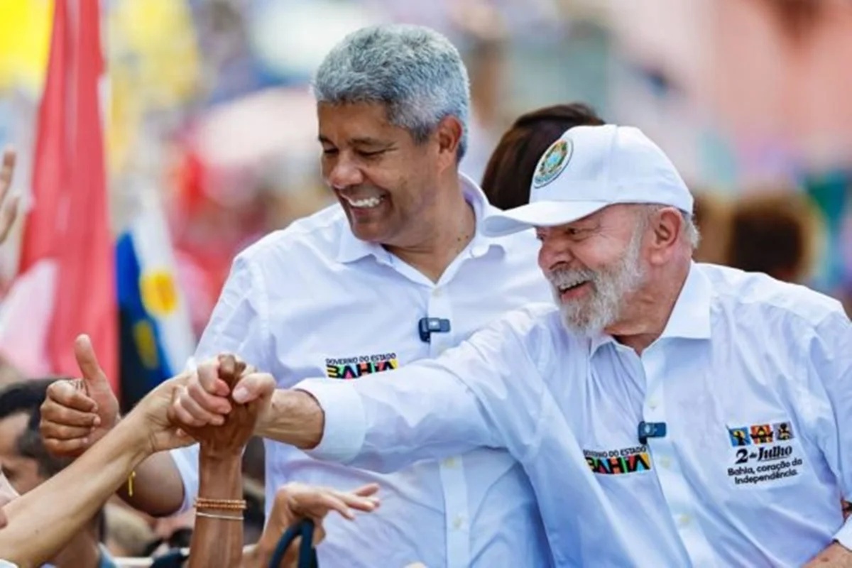 Lula realiza última visita ao Nordeste antes do primeiro turno em Feira de Santana, na Bahia