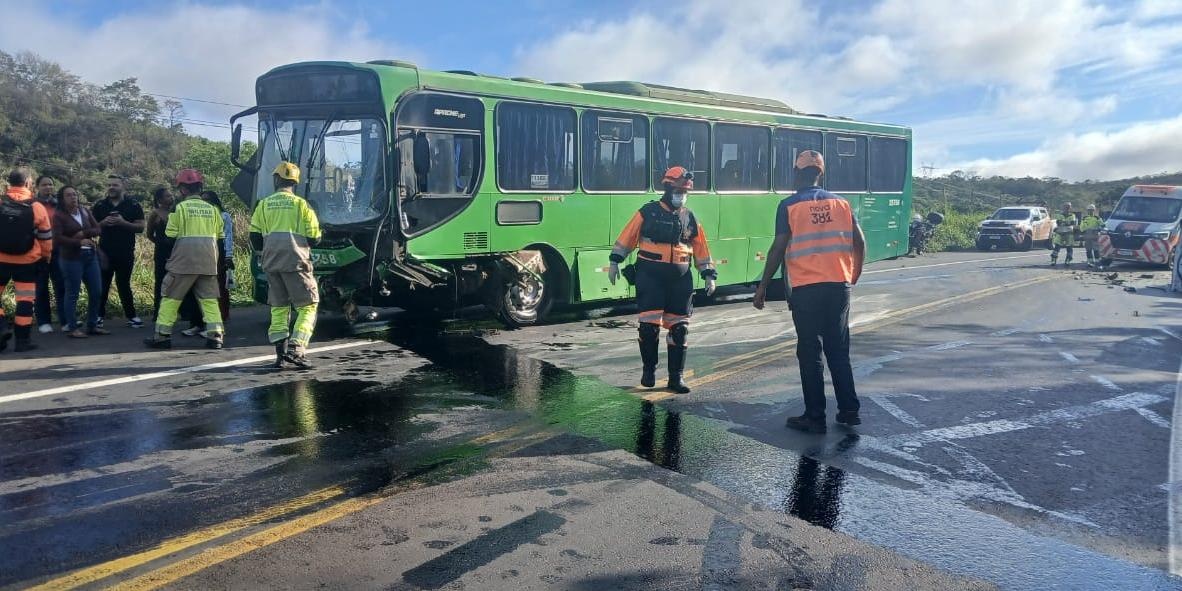 Acidente na BR-381 em Santa Luzia resulta em uma morte e seis feridos