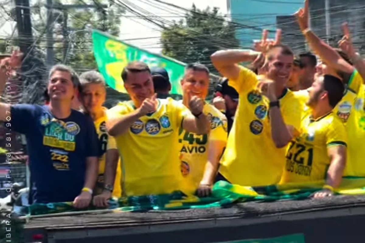 Flávio Bolsonaro afirma que Lula “está desesperado” após proibição de apostas no Brasil