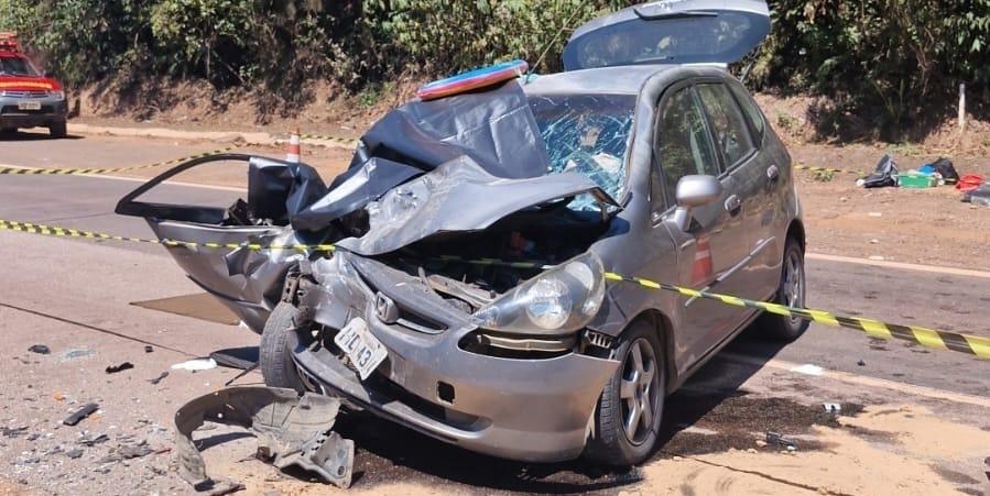 Acidente na BR-040 em Congonhas causa uma morte, quatro feridos e interrompe totalmente o trânsito
