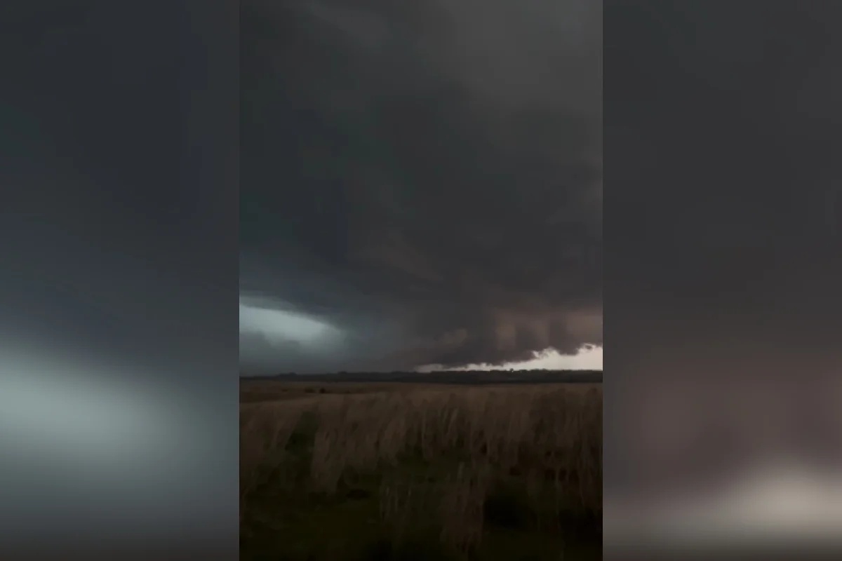 Registro de supercélula durante temporais em Alegrete, no Rio Grande do Sul