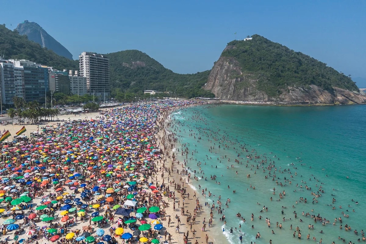 Condições climáticas variam entre altas temperaturas, chuvas isoladas e frente fria em diferentes regiões do Brasil nesta terça-feira