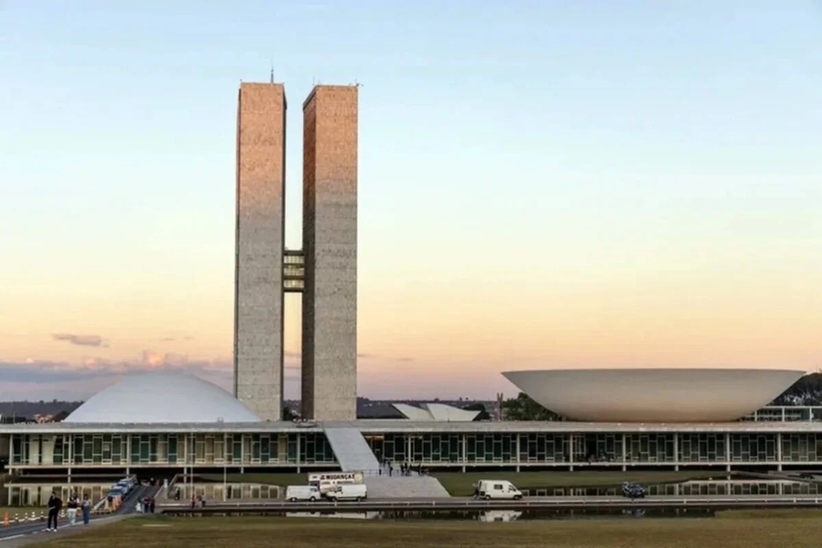 Congresso adia discussão sobre MP que proíbe apostas esportivas e cassinos online até após eleições