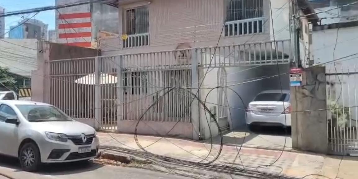 Incêndio em poste de rede elétrica deixa mais de 80 residências sem energia na região Centro-Sul de Belo Horizonte