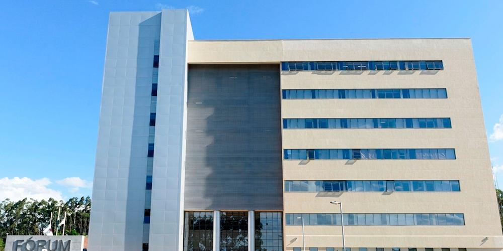 Transportadora é condenada a pagar R$ 100 mil de indenização a motorista por acidente na BR-040 em Minas Gerais