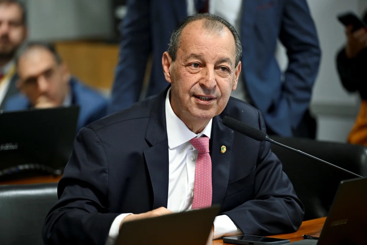 Relator do Senado pretende votar nesta semana a proposta de extinção da escala 6×1